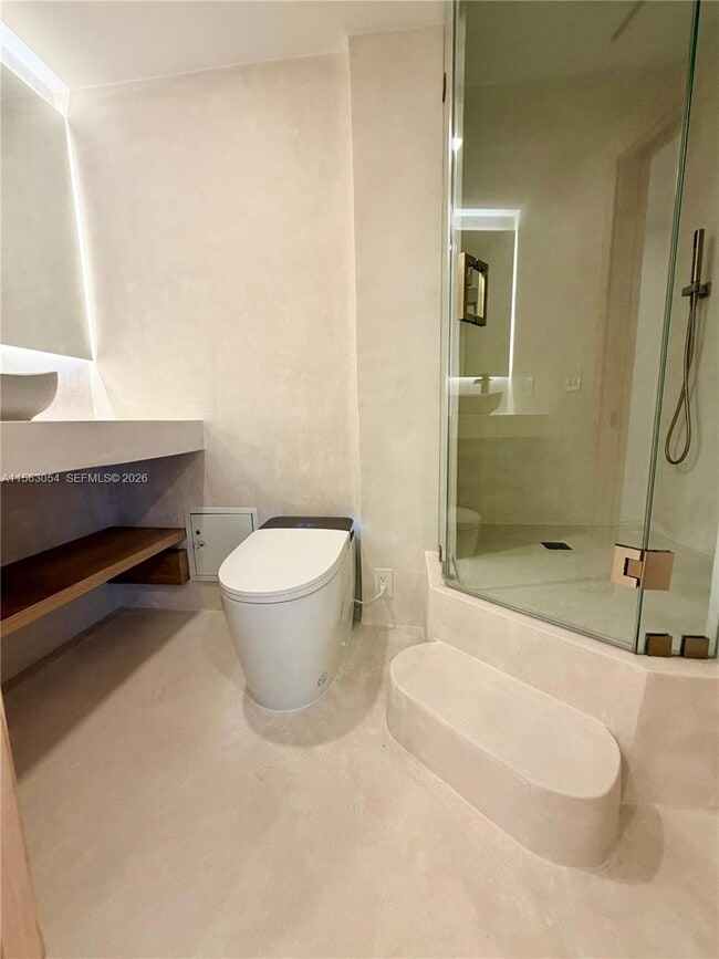 Building Photo - 100 Lincoln Rd