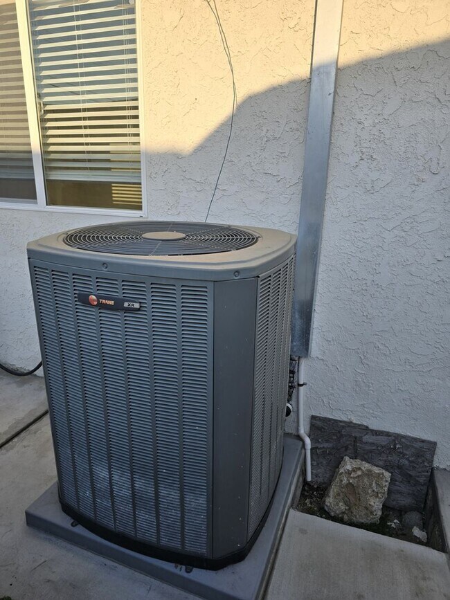 Building Photo - Beautiful Rental In Buena Park