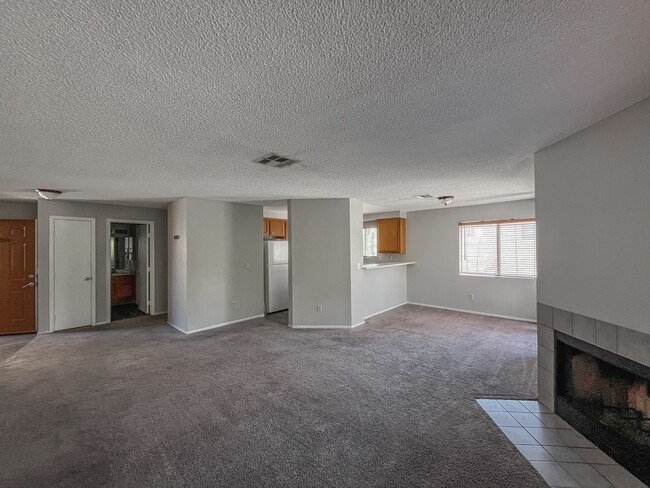 Building Photo - 6869 Tamarus St