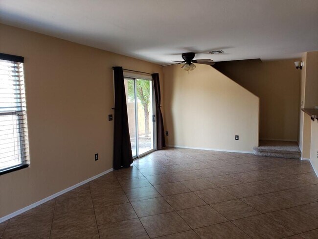 Building Photo - 342 W Paseo Celestial