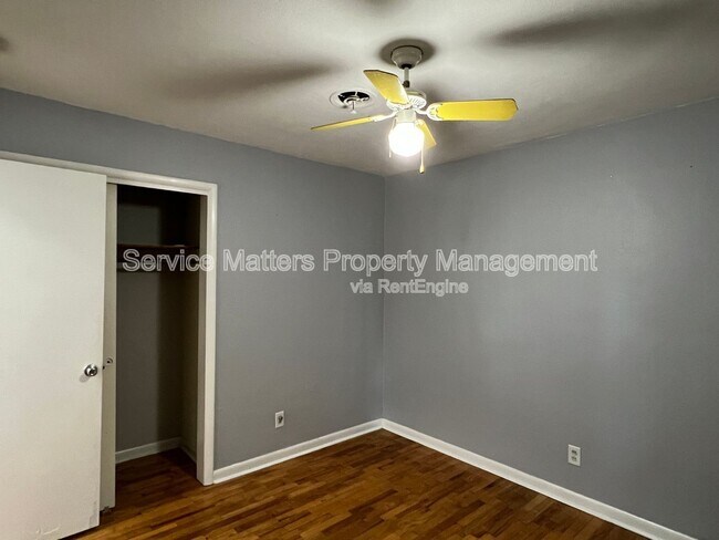 Building Photo - 5425 Westwood Dr