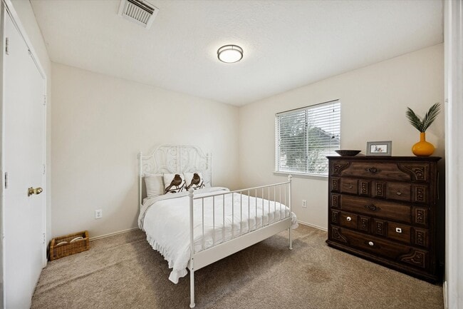 Building Photo - 8807 Sage Pl Dr