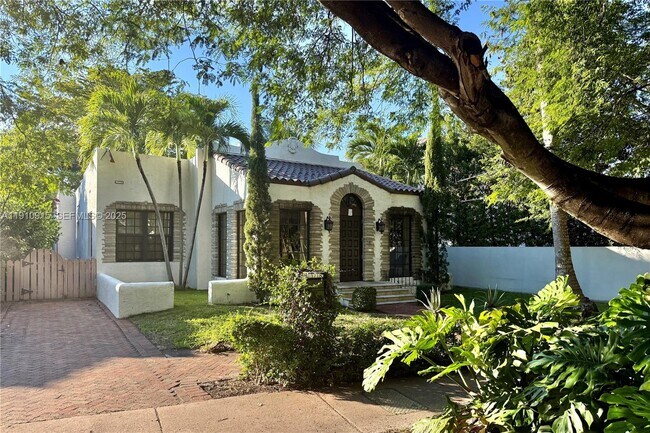 Building Photo - 3718 Sheridan Ave