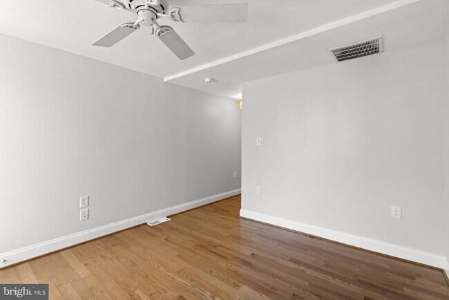 Building Photo - 1405 Reynolds St