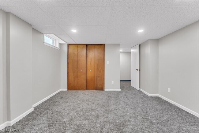 Building Photo - 1183 Romayne Dr