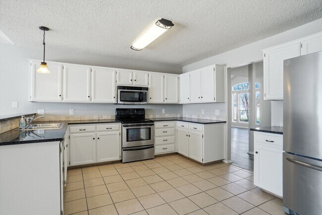 Building Photo - Spacious, Remodeled, 3-2-2 just off Boat Club in Eagle Mountain ISD!