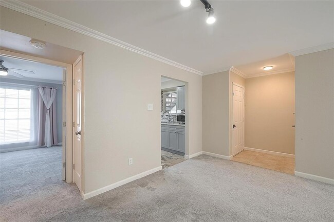 Building Photo - 12550 Whittington Dr