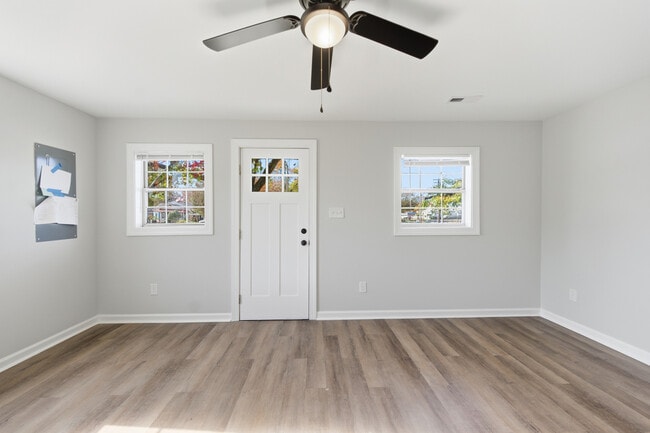 Building Photo - 4308 Roanoke Ave