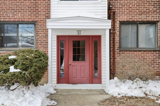 Building Photo - 23 Lawrence Dr