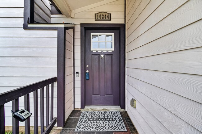 Building Photo - 10244 Bridgeland Ln