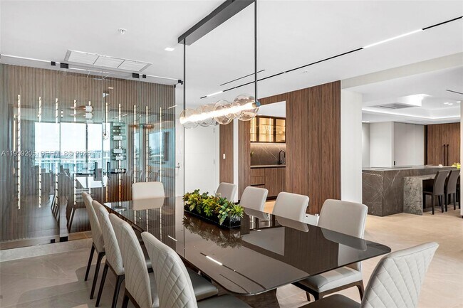 Building Photo - 400 Sunny Isles Blvd