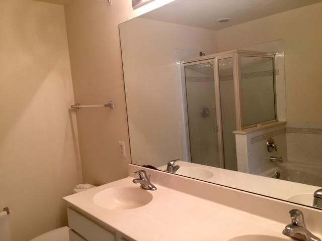 Building Photo - 15 Alexander Ct