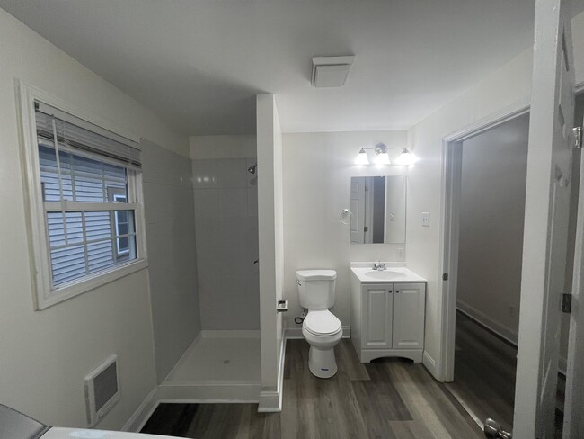 Building Photo - 342 Jefferson St