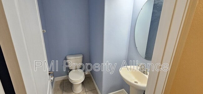 Building Photo - 15217 Evergreen Oak Loop