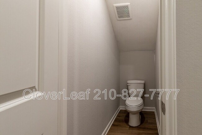 Building Photo - 9223 Foxing Blf