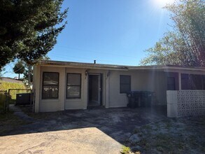 Building Photo - House for rent