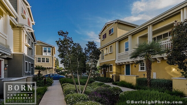 Building Photo - 643 Turnbuckle Dr