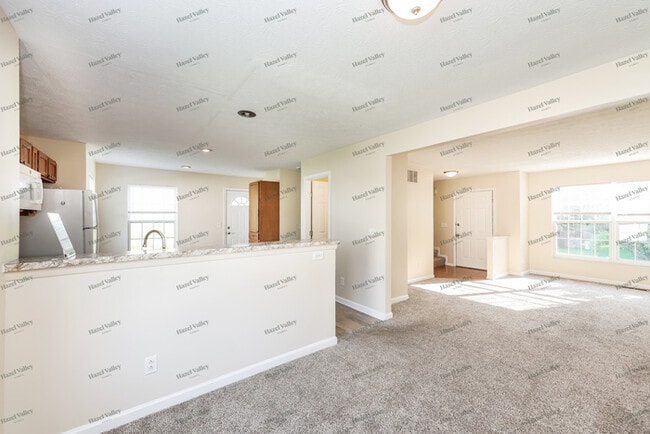Building Photo - 21 Arrowhead Dr