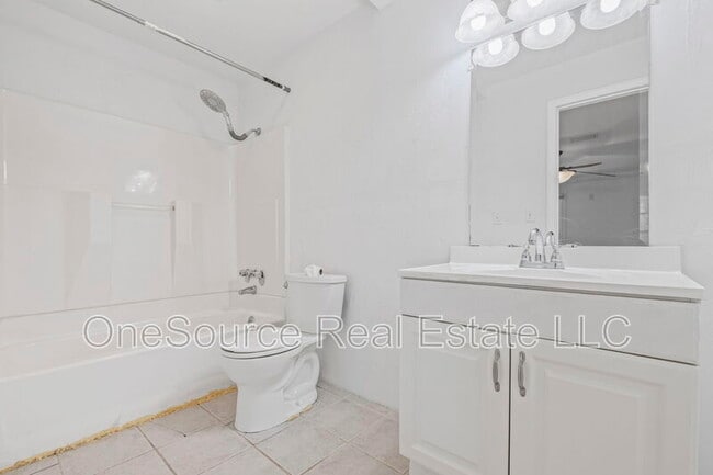 Building Photo - 1709 Augusta Dr
