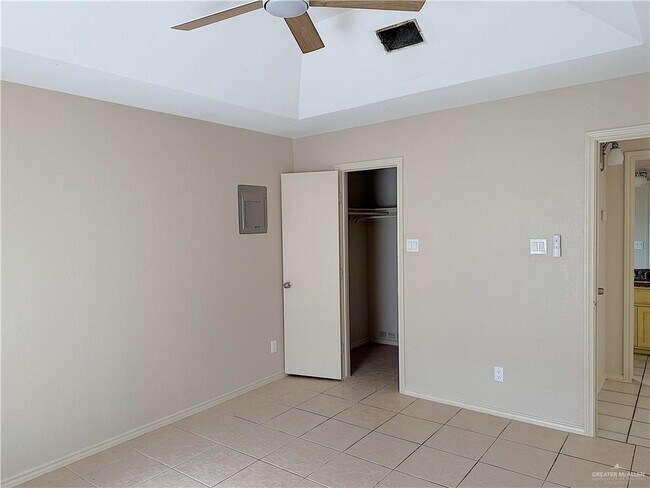 Building Photo - 716 Mynah Ave