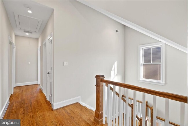 Building Photo - 902 Ramsey St