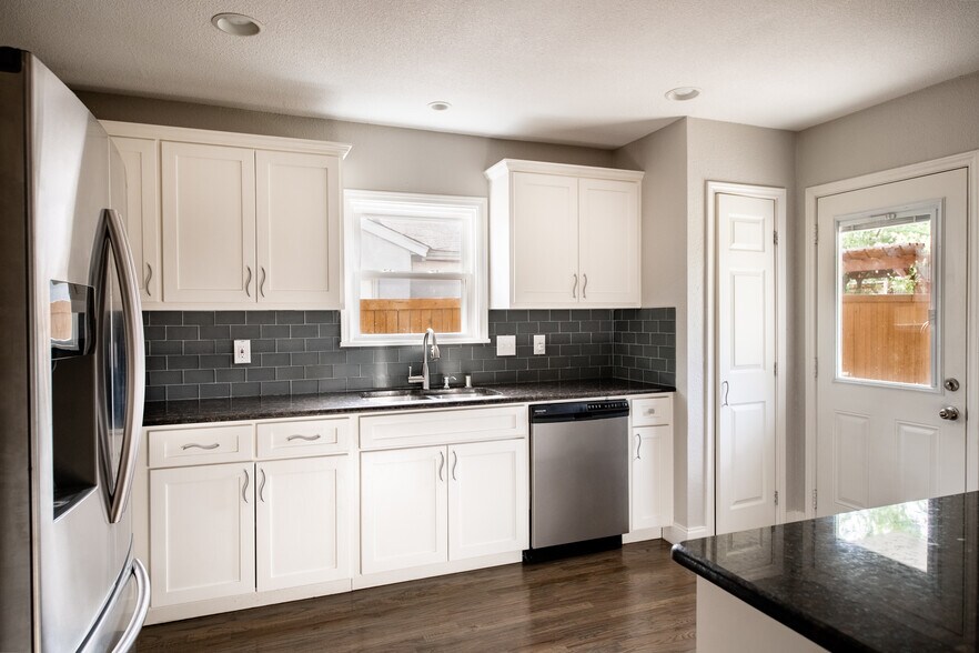 Building Photo - 4731 Wateka Dr