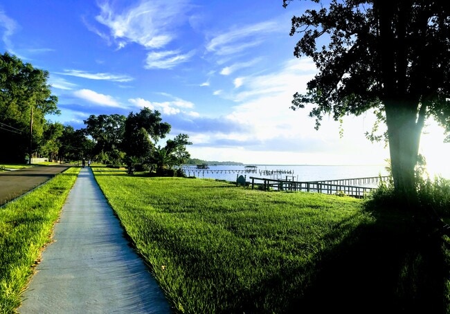 River Walk - 217 Loring Ct