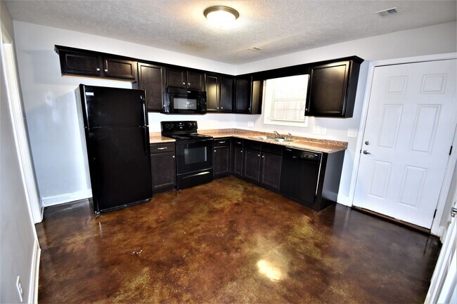 Building Photo - 333 Rossview Rd