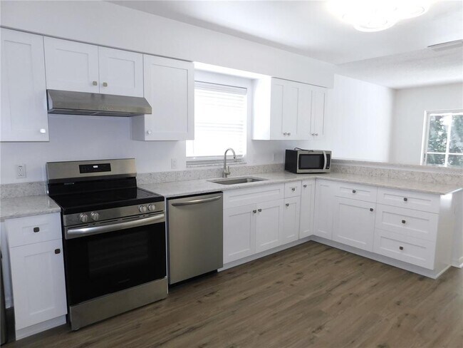 Building Photo - 3650 Fremantle Dr