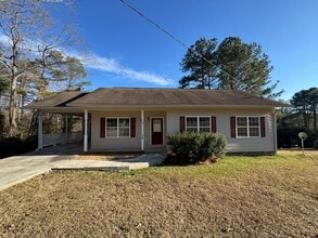 Building Photo - Nice 3/2 House in Silver Creek with bonus rooms- $1,495