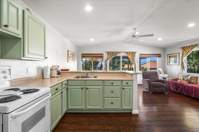 Building Photo - 55 Piimauna St