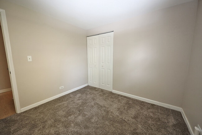Building Photo - 122 Lela Ln
