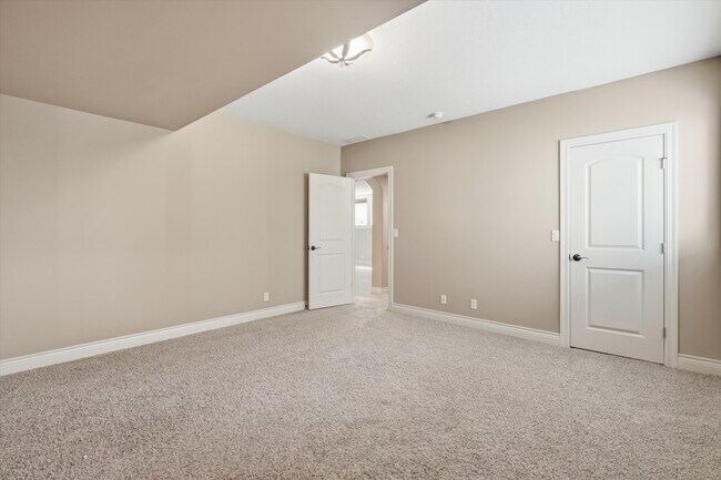 Building Photo - 9638 Zarda Dr