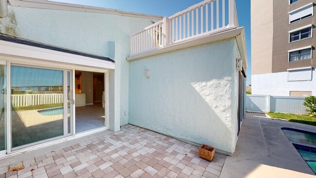 Building Photo - 959 N Hwy A1A