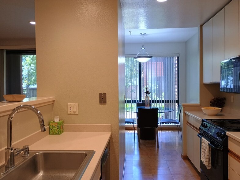 Building Photo - 4250 El Camino Real