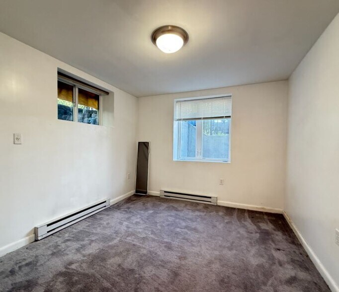 Building Photo - 43 May St