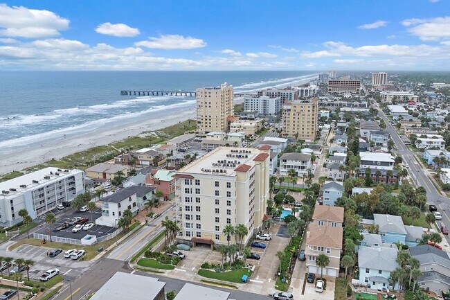 Building Photo - Remodeled Condo with Ocean Breezes!
