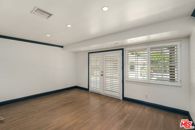Building Photo - 22417 Dolorosa St