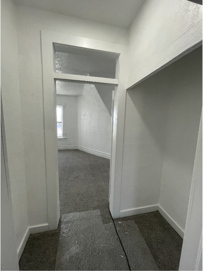 Building Photo - 13224 S Redwood Rd