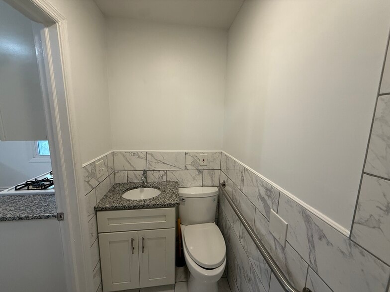 Building Photo - 173 US Highway 46