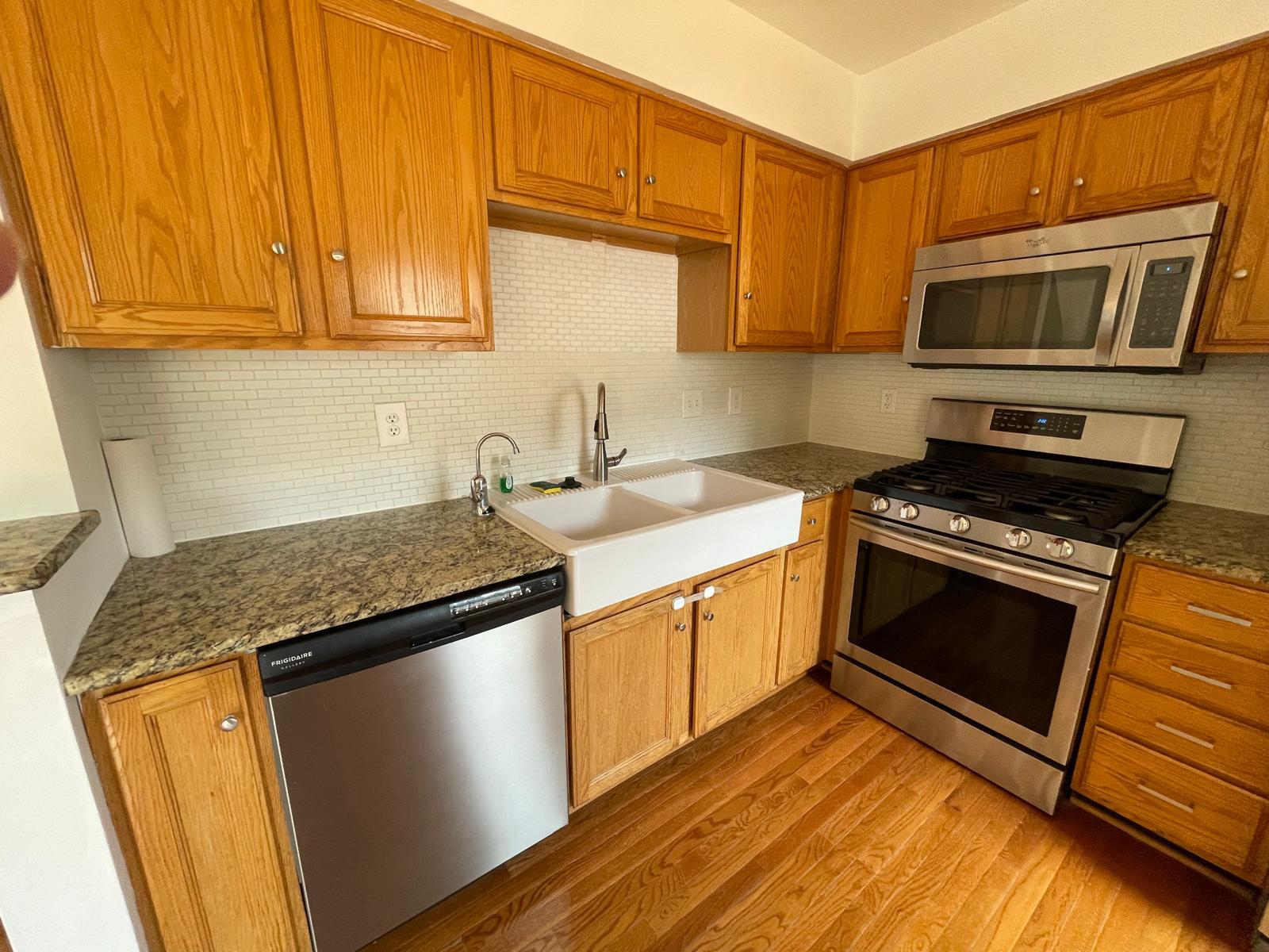 Kitchen - 7468 Gadsby Square