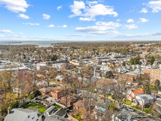 Building Photo - 45-76-76 Browvale Ln