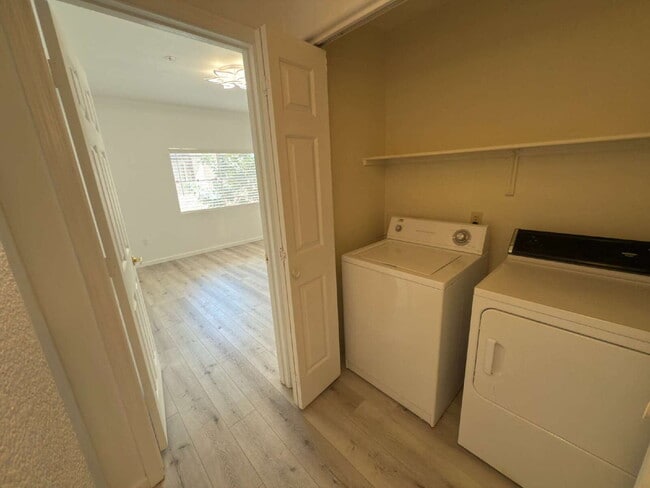 Building Photo - "Charming 1-Bedroom Retreat with Fireplace...