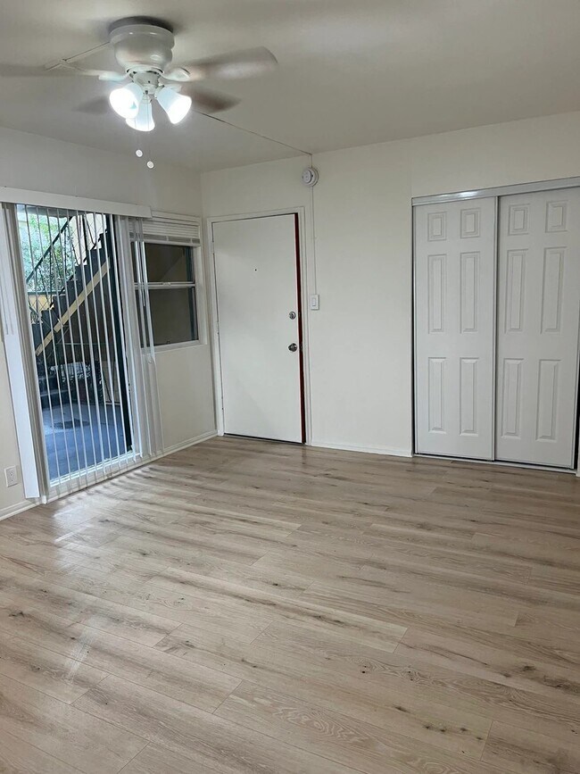 Interior Photo - 1819 N. Ivar Avenue,