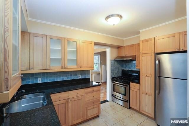 Building Photo - 664 Harristown Rd