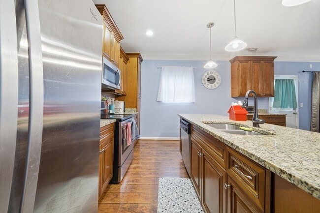 Building Photo - 507 Leonard Rd