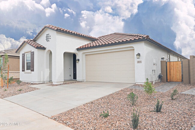 Building Photo - 831 W Finch Dr