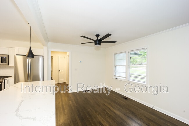 Building Photo - 3543 Bouldercrest Rd