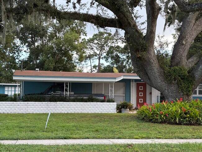 Building Photo - 6034 Linneal Beach Dr