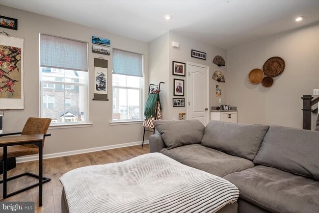 Building Photo - 7062 Fox Glove Ln